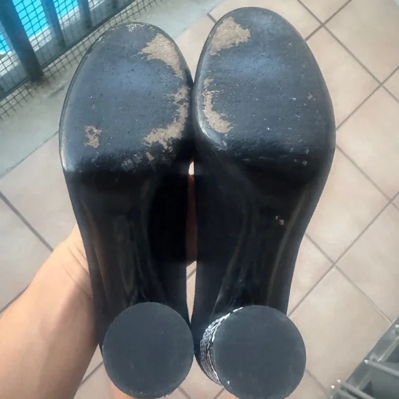 Salvatore Ferragamo ⭐️⭐️⭐️Elegant Black Beaded Heel Pumps - Picture 7 of 7